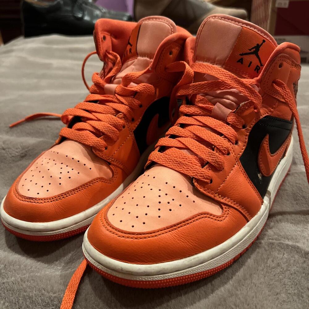 Women’s Size 6.5 - Air Jordan 1 Mid SE Crimson Bliss / Rush Orange